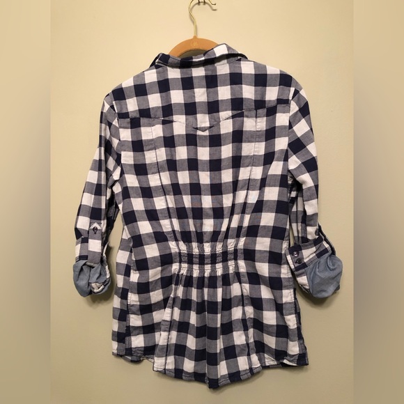 Levi’s | Blue & White Plaid Long-Sleeve Button-Up Shirt with Stretchy Fit - Picture 2 of 3